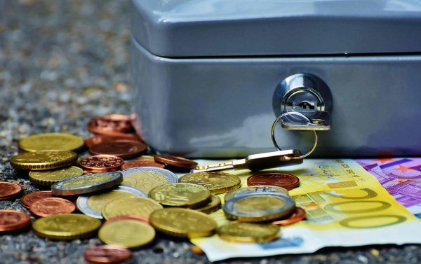 imtoken钱包官网下载 如何获取金属价格的趋势信息？这些信息如何用于市场分析？